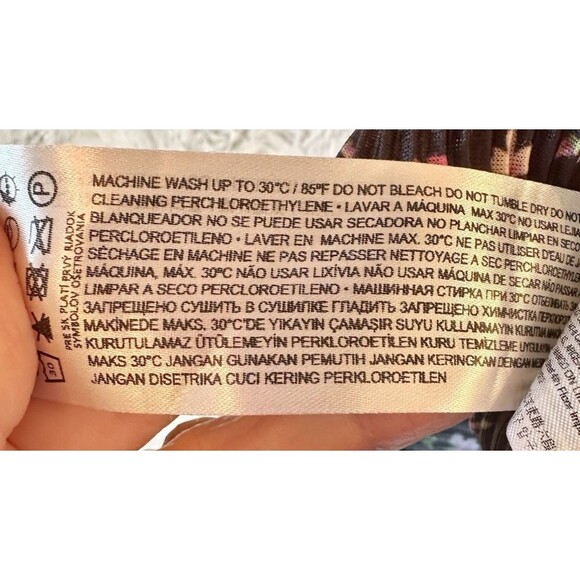 MNG Mango Pleated Floral Blouse Relaxed V-Neck Black Cottage Women Medium - Picture 9 of 11